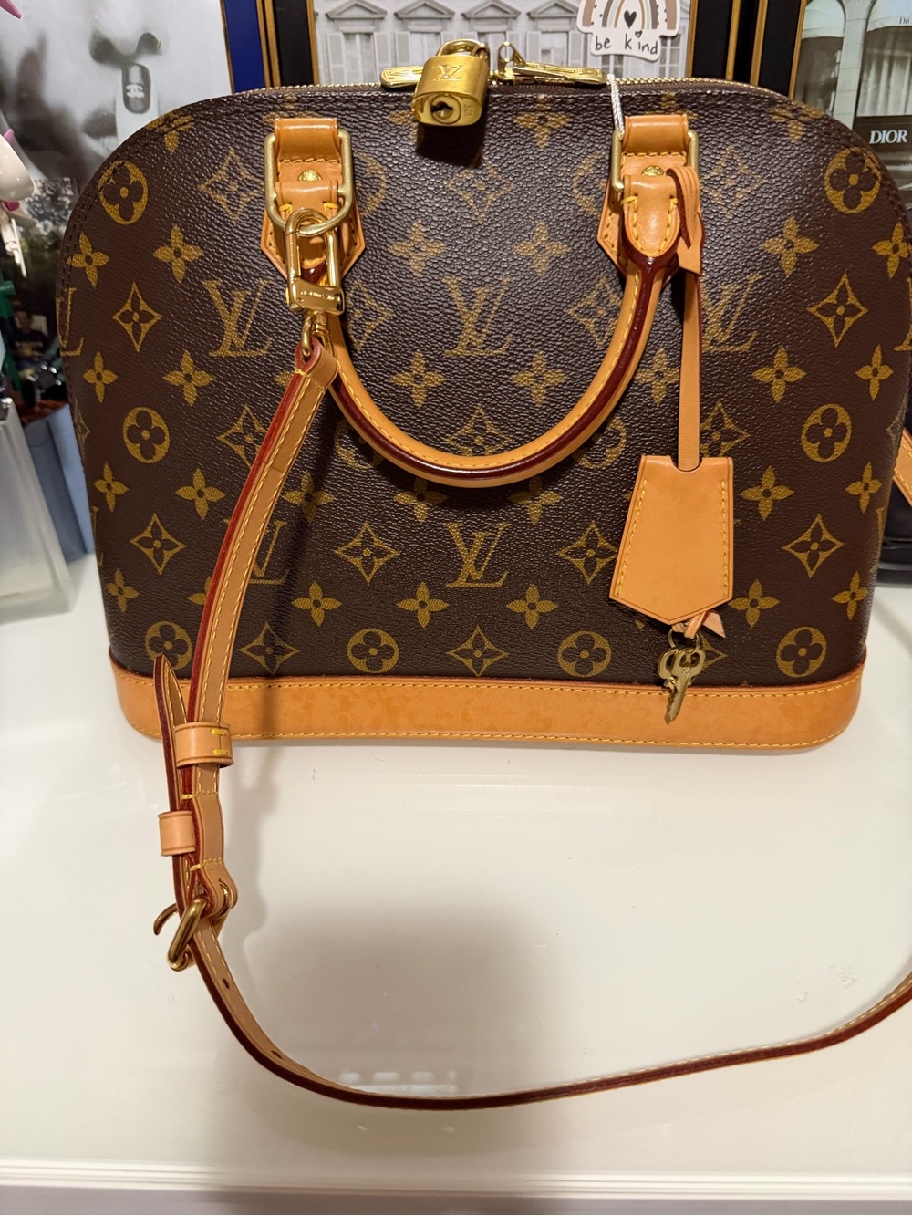 Authentic Louis Vuitton alma PM Monogram with strap,dusty,organizer,COA ❤️🤎❤️ - Picture 4 of 16